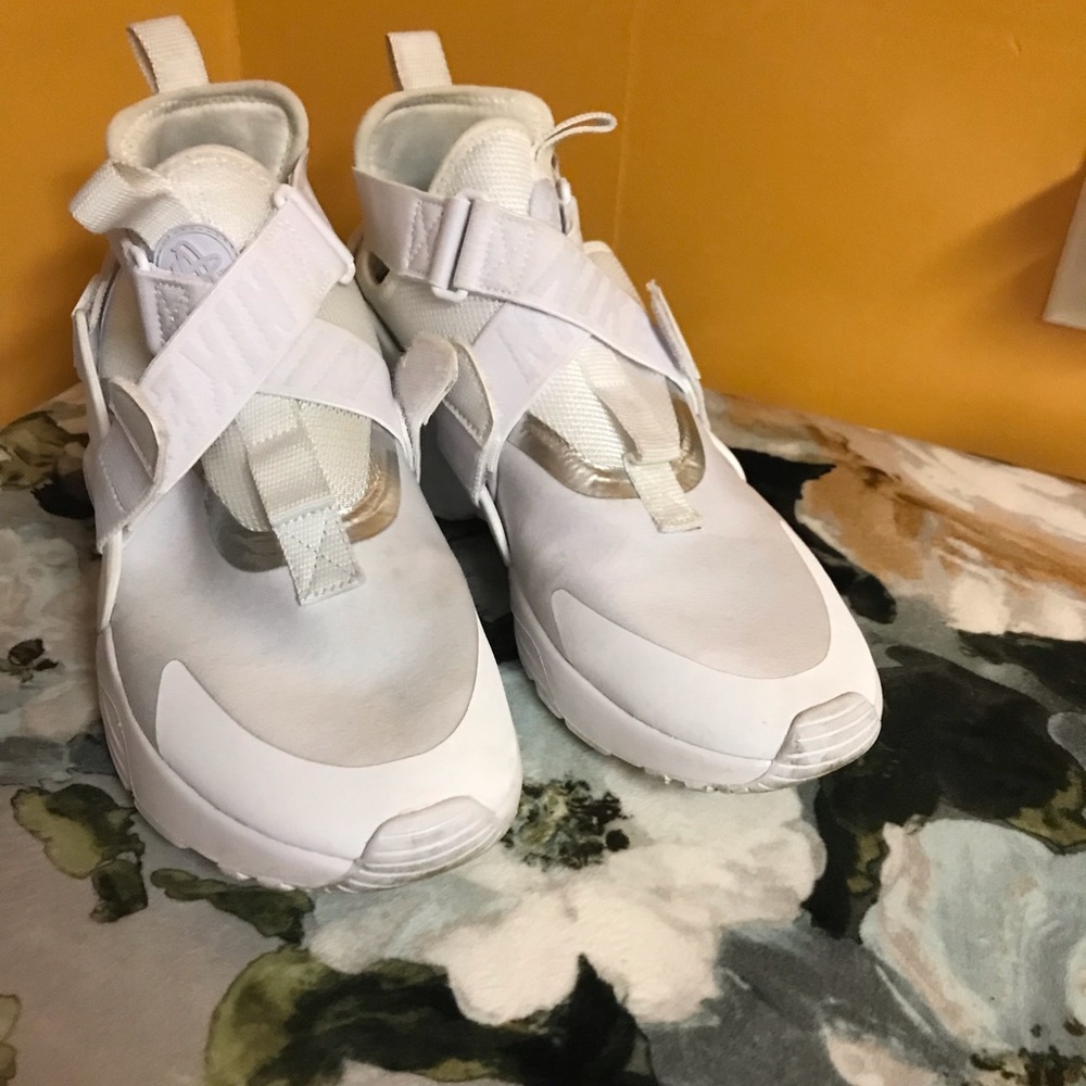 White Nike Hurrache